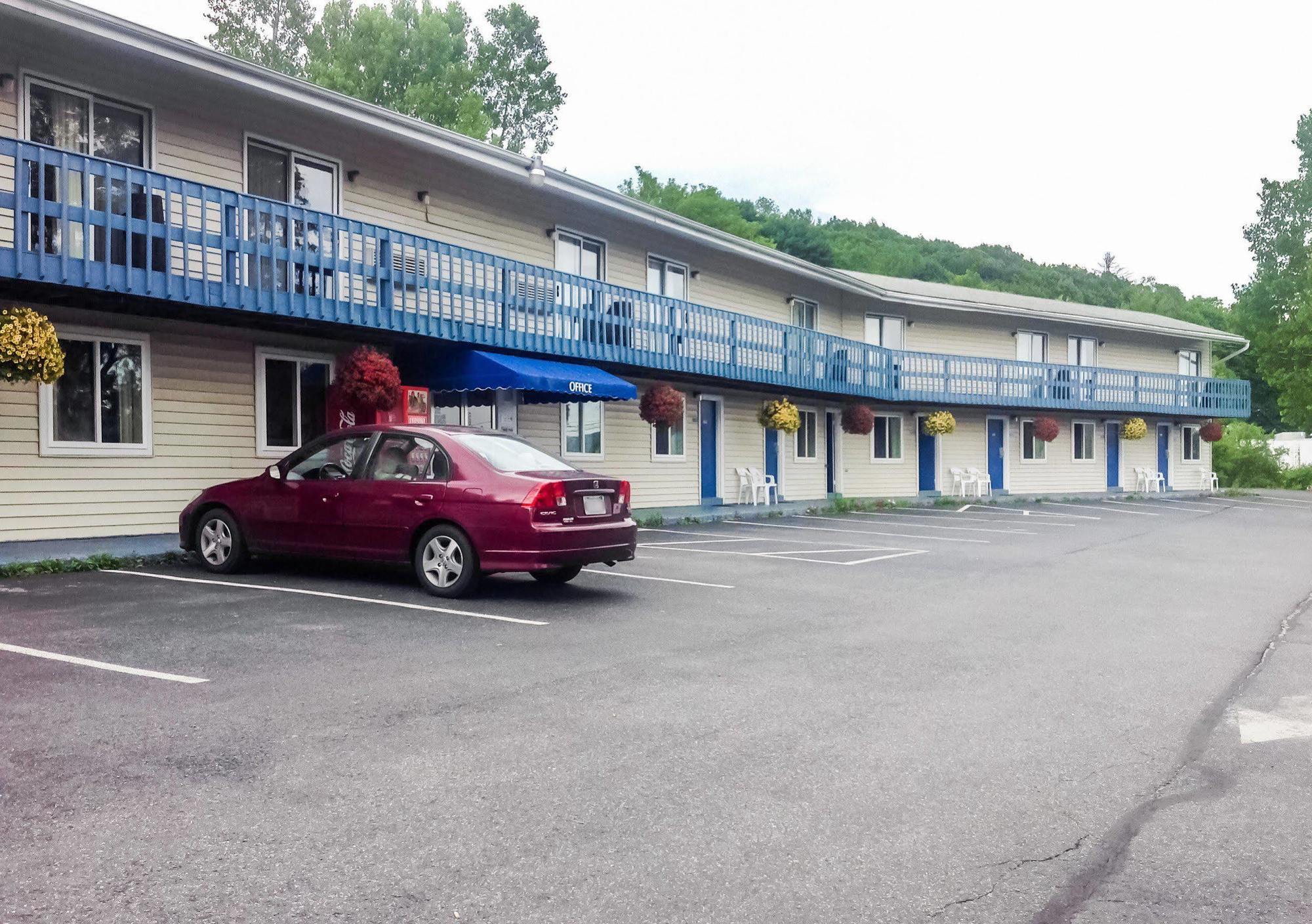 Econo Lodge Lee - Great Barrington Exterior foto